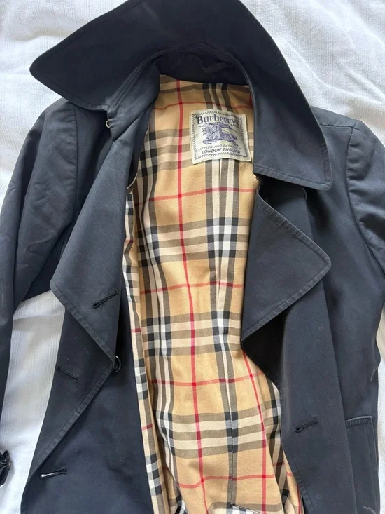 Burberry Navy Trench Coat with Signature Check Lining - Picture 2 of 3